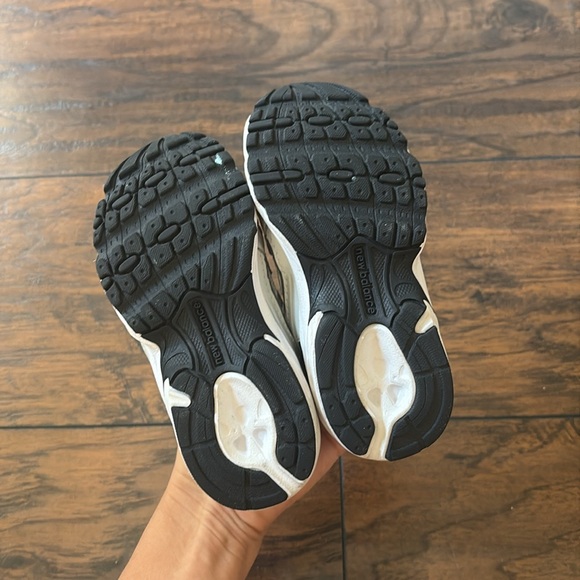 9 Toddler New Balance 530 Grey Sneakers - Picture 3 of 5